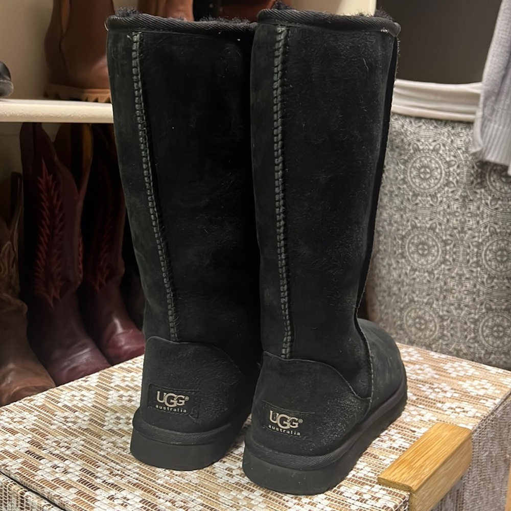UGG Classic Tall II | Black | Size 6 | Preloved & EUC